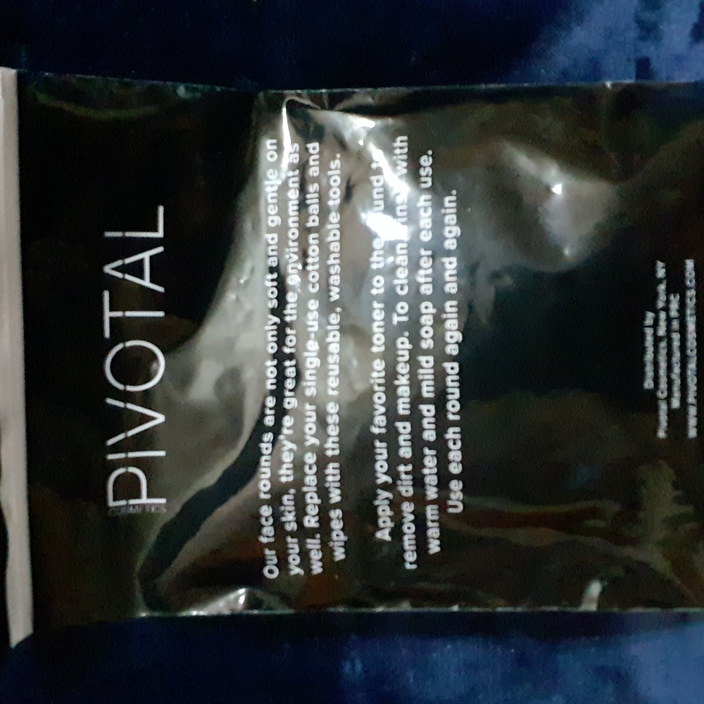 PIVOTAL Reusable Face Rounds - 3 count - Picture 2 of 2